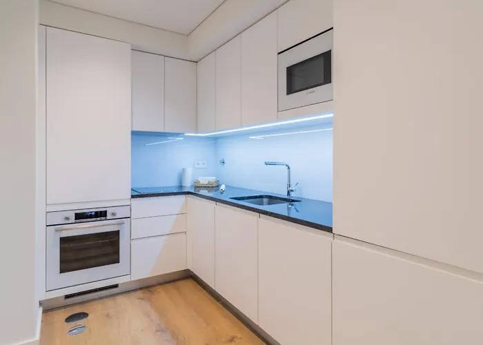 Fantastic Cedofeita By Unique Hosts