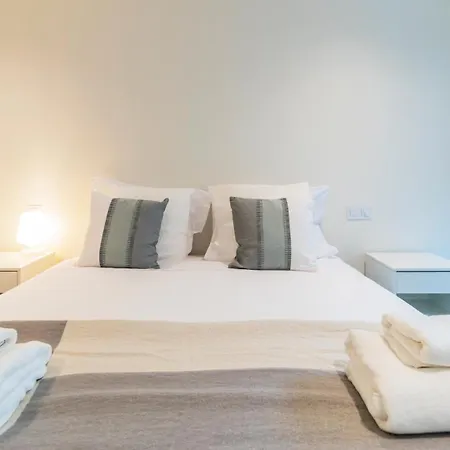 Fantastic Cedofeita By Unique Hosts *